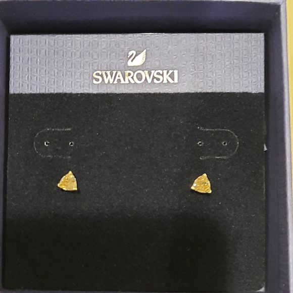 NIB Swarovski Elements CZ PE Stud Tri Earrings - Picture 4 of 7